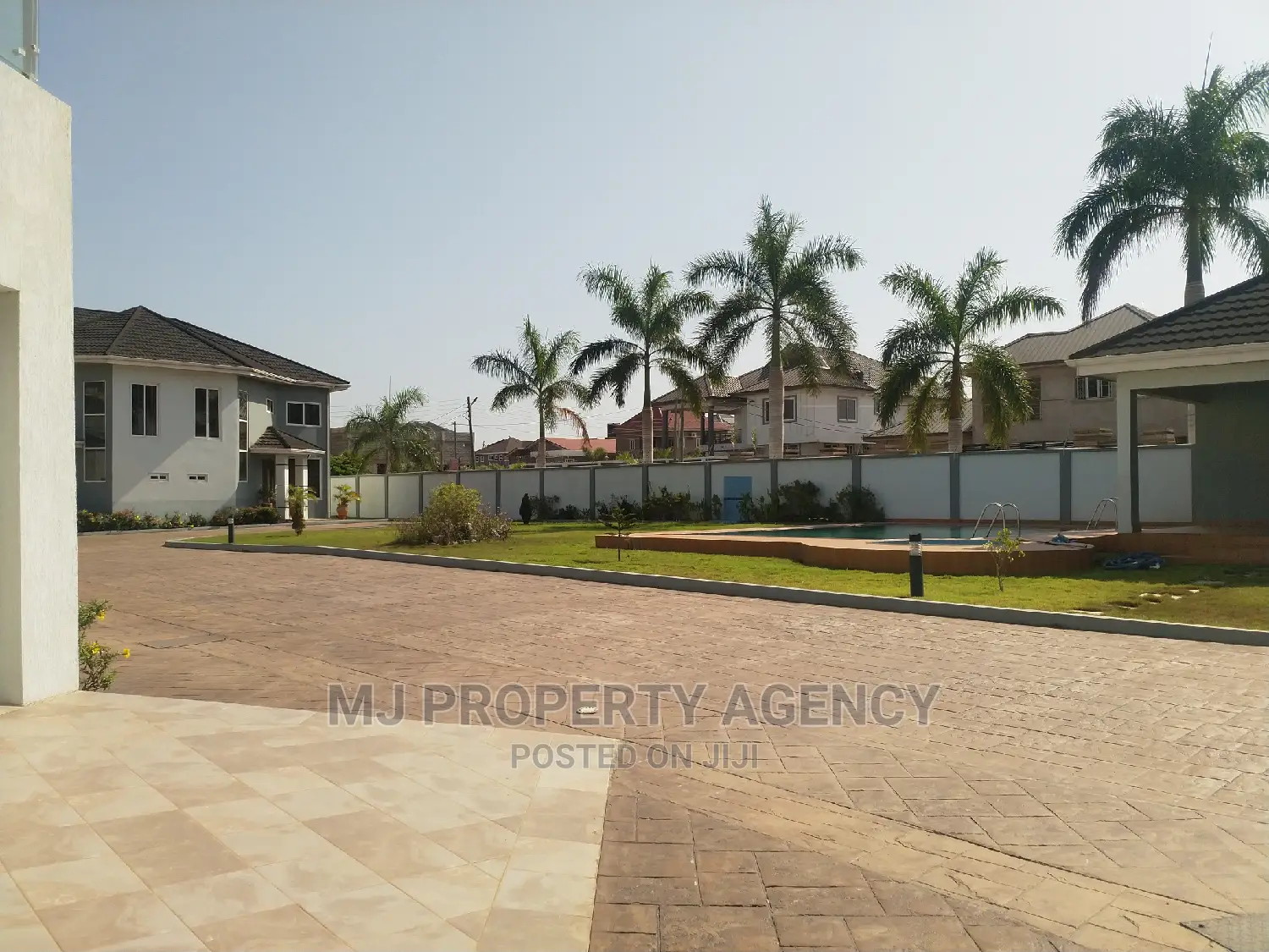 3bdrm Townhouse / Terrace in Community 25 Hfc, Tema Metropolitan in Tema Metropolitan