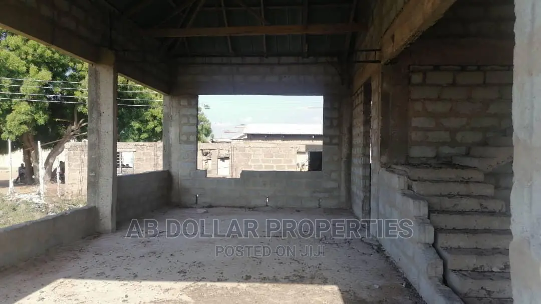 5 Bedrooms House for Sale Tema Metropolitan in Tema Metropolitan