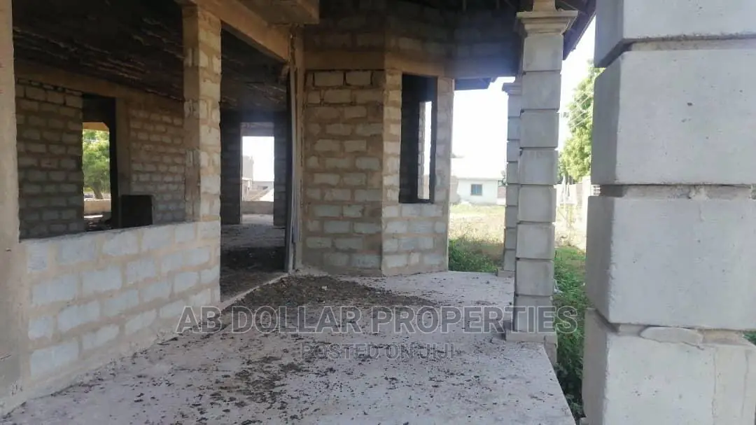 5 Bedrooms House for Sale Tema Metropolitan in Tema Metropolitan