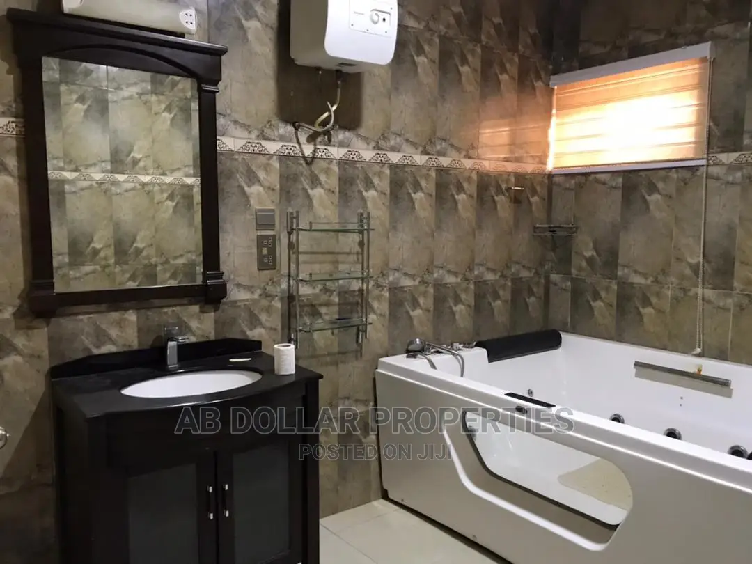 5 Bedrooms House for Rent Spintex in Spintex