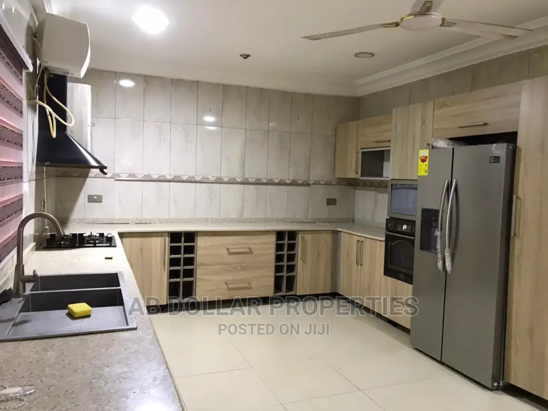5 Bedrooms House for Rent Spintex in Spintex
