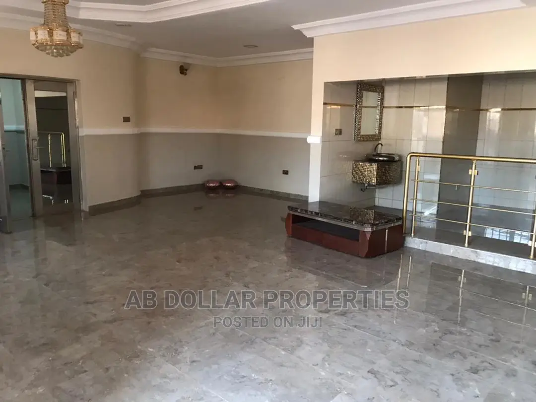 5 Bedrooms House for Rent Spintex in Spintex
