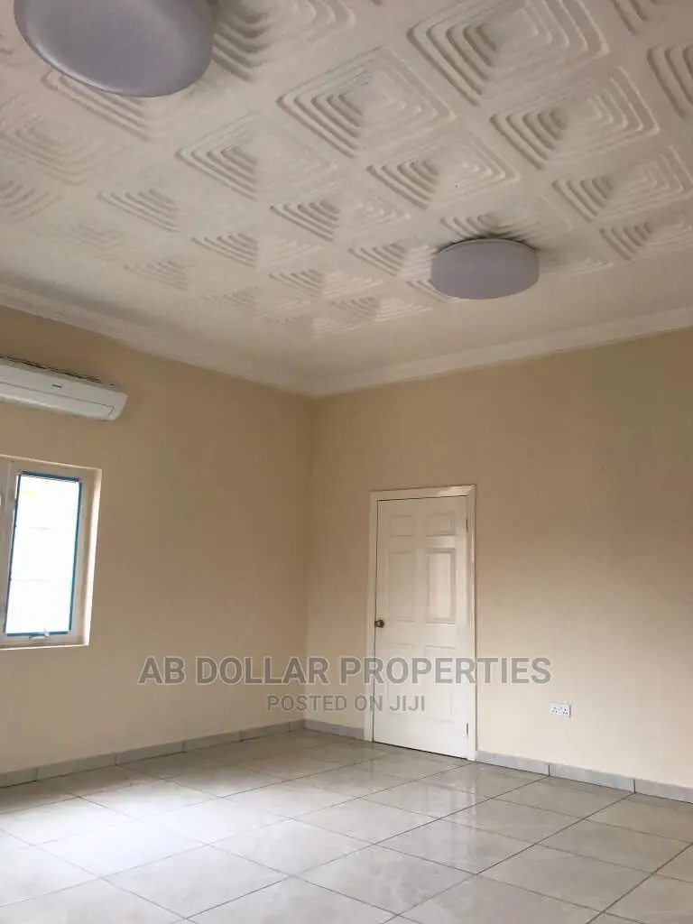 4 Bedroom House for Rent in Spintex