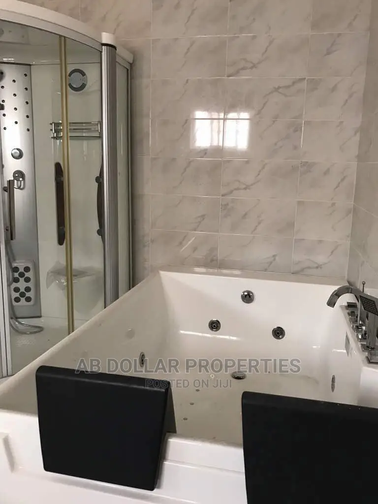 4 Bedroom House for Rent in Spintex