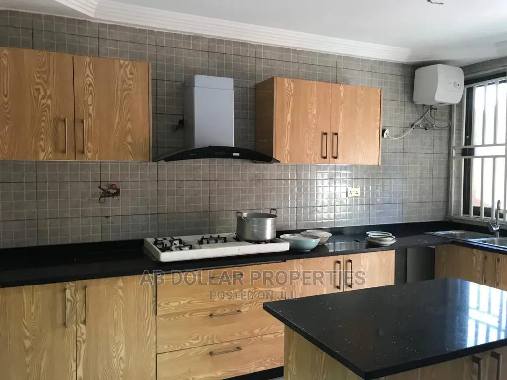 4 Bedroom for Rent (New Building) in Spintex