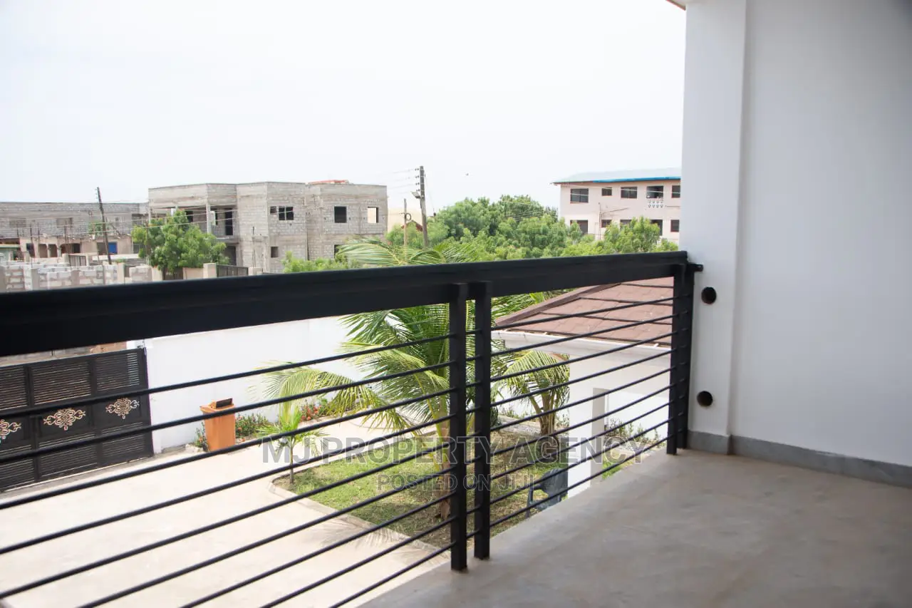 Furnished 4bdrm House in Community 25, Tema Metropolitan for rent in Tema Metropolitan