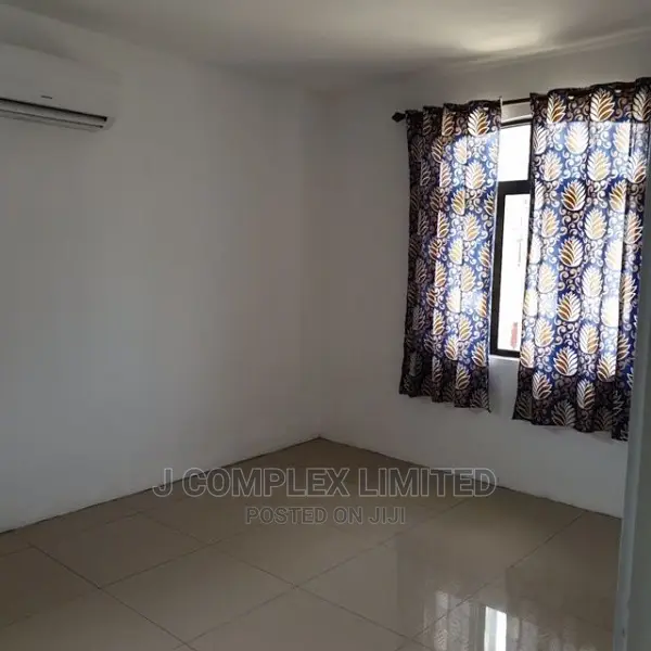 3bdrm Apartment in Adjiringanor, American House for sale in American House
