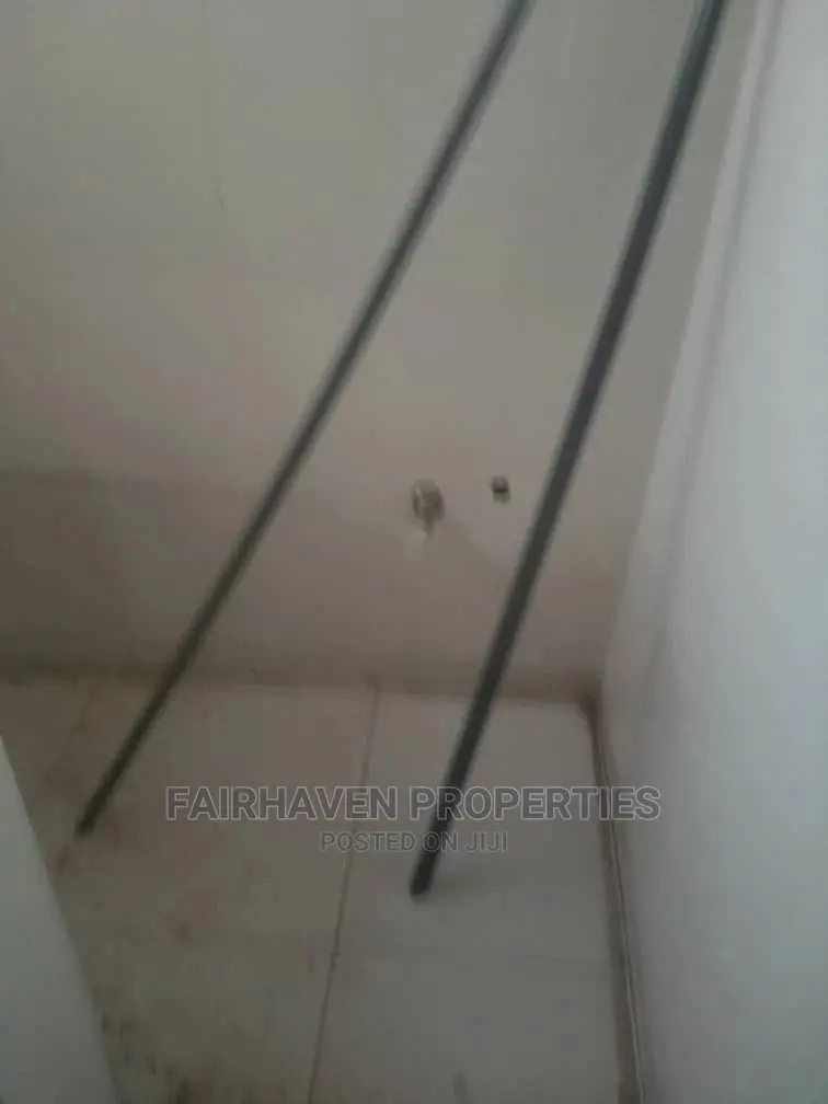 Shop for Rent at Bushroad in Teshie
