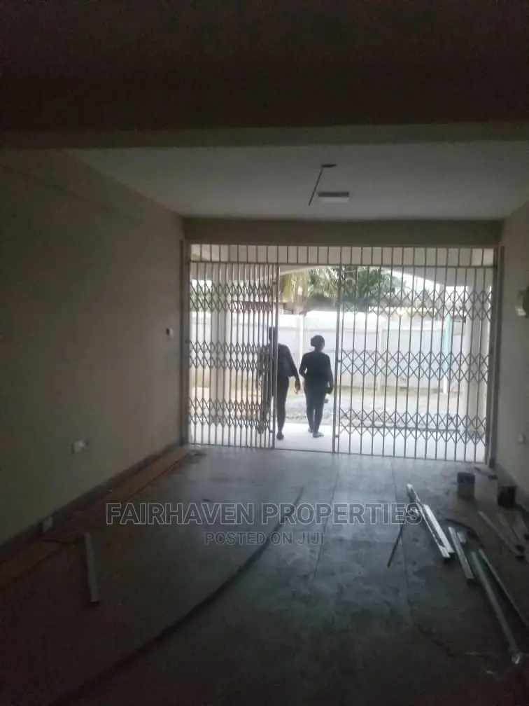 Shop for Rent at Bushroad in Teshie