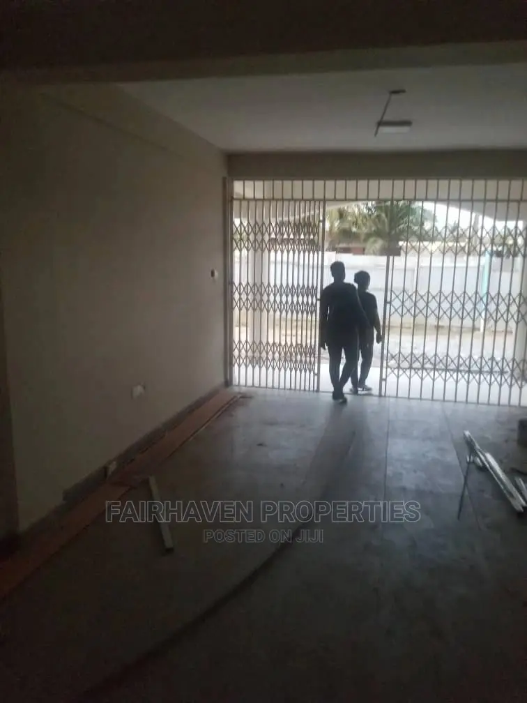 Shop for Rent at Bushroad in Teshie