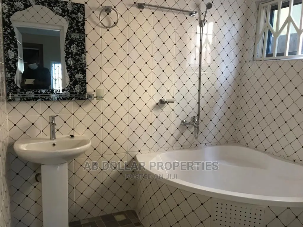 3bdrm House in Spintex for sale in Spintex