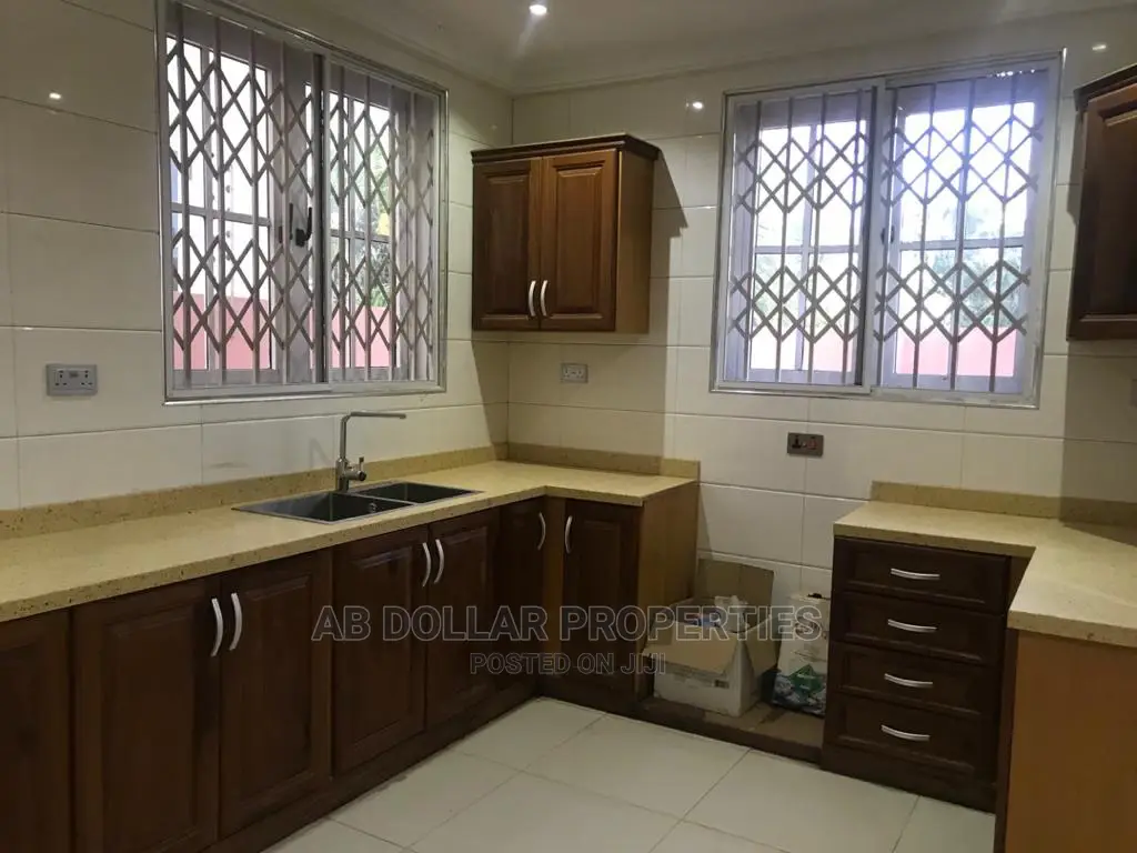 3bdrm House in Spintex for Rent in Spintex