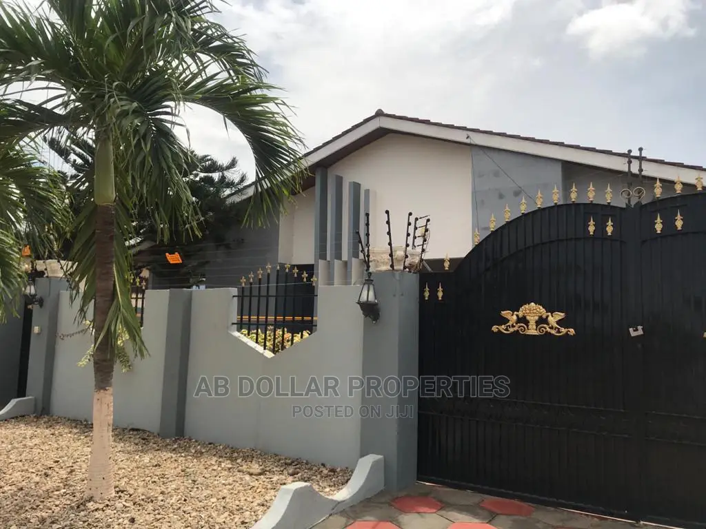 4 Bedrooms House for Rent at Community 18 in Tema Metropolitan