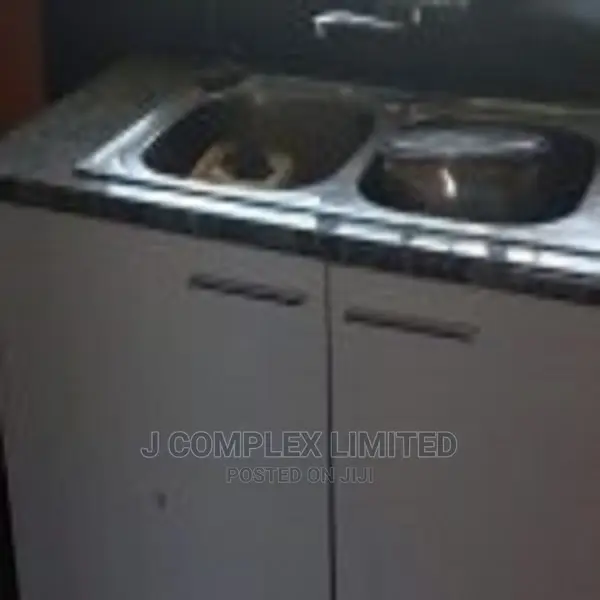 2bdrm Apartment in South La Estate, Estates for rent in Estates