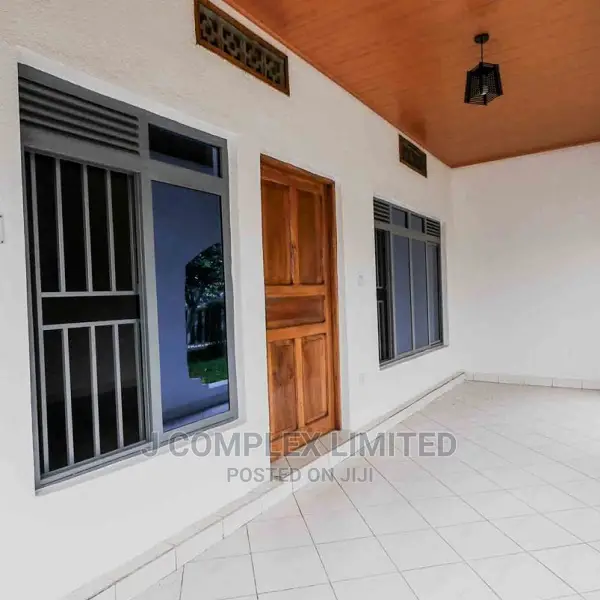 2bdrm Apartment in South La Estate, Estates for rent in Estates
