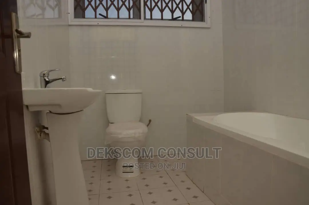 3bdrm House in Adenta for sale in Adenta