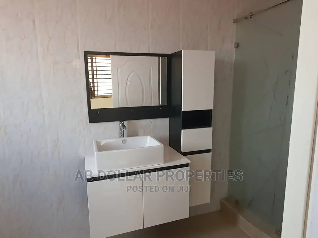 4bdrm House in Spintex for Sale in Spintex