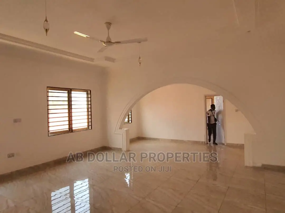 4bdrm House in Spintex for Sale in Spintex