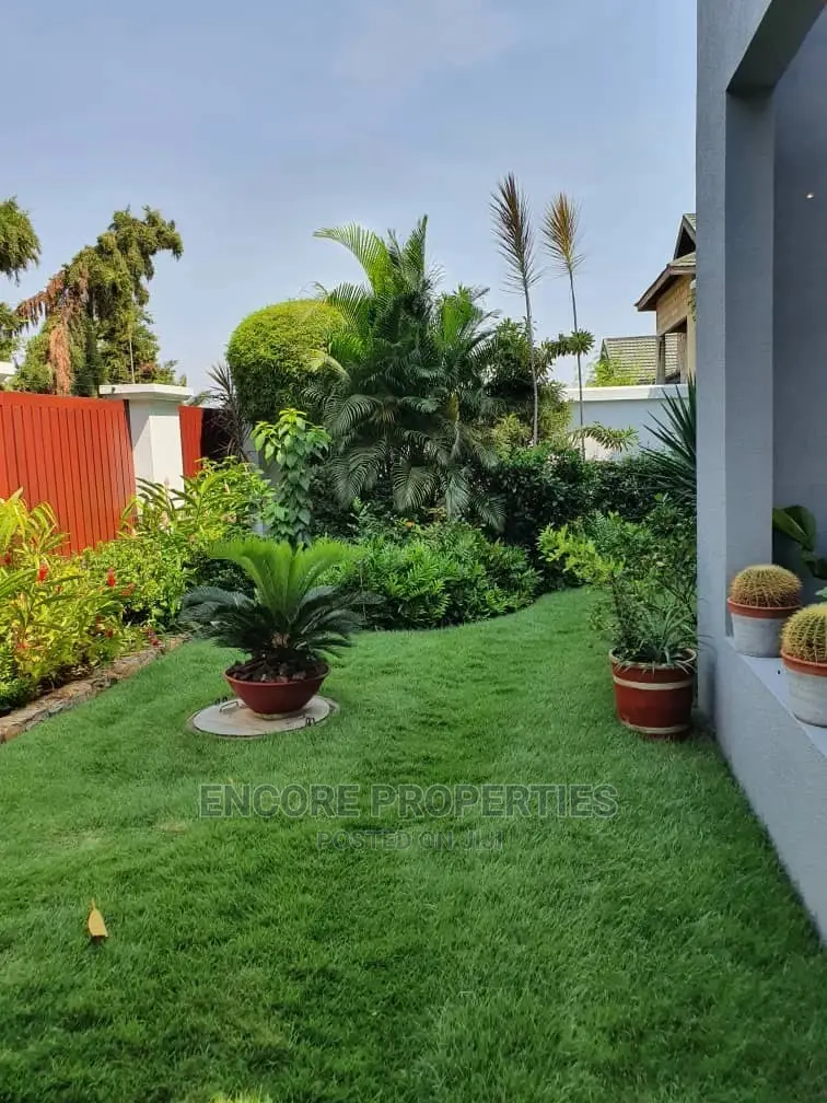 4bdrm Mansion in Airport Hills, Cantonments for Sale in Cantonments
