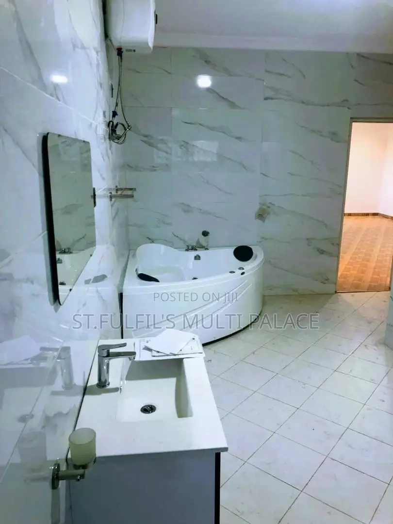 5bdrm House in Adenta for Sale in Adenta