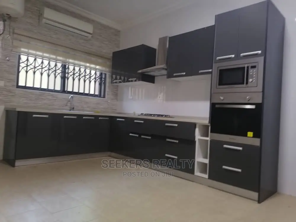 5bdrm House in Seekers Realty, a C Mall Area for Rent in A&C Mall Area