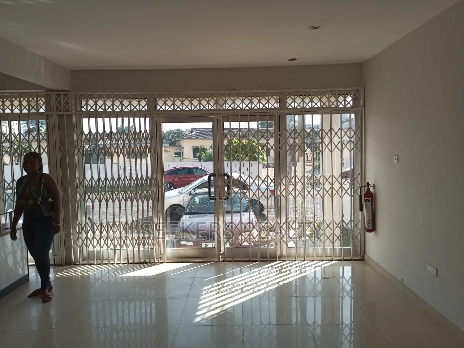 Big Spacious Shop at Osu for Rent in Osu