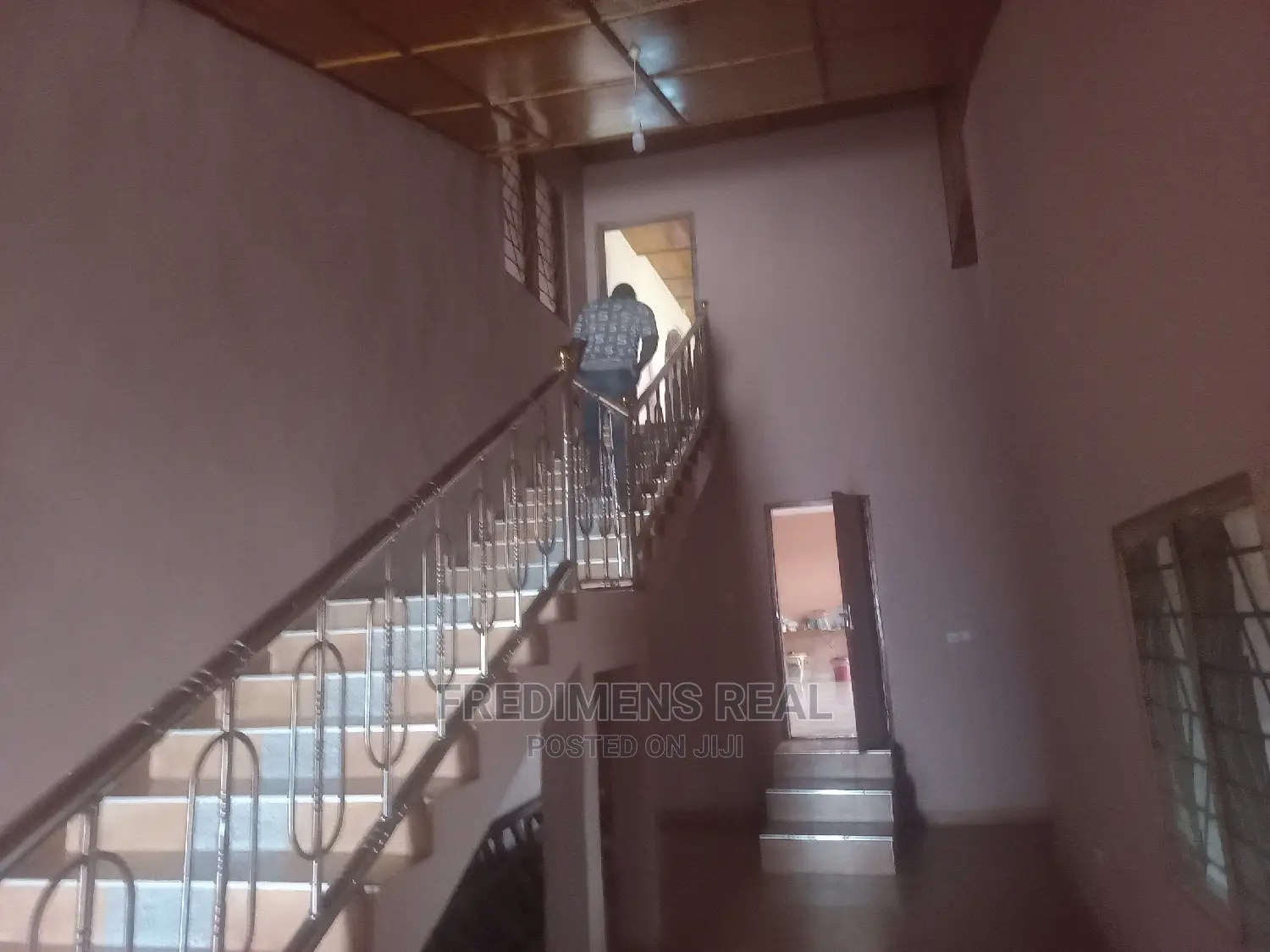 8bdrm House in Apatrapa For Sale, Kumasi Metropolitan for sale in Kumasi Metropolitan