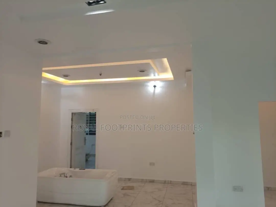 5bdrm House in Ashaley Botwe for sale in Ashaley Botwe