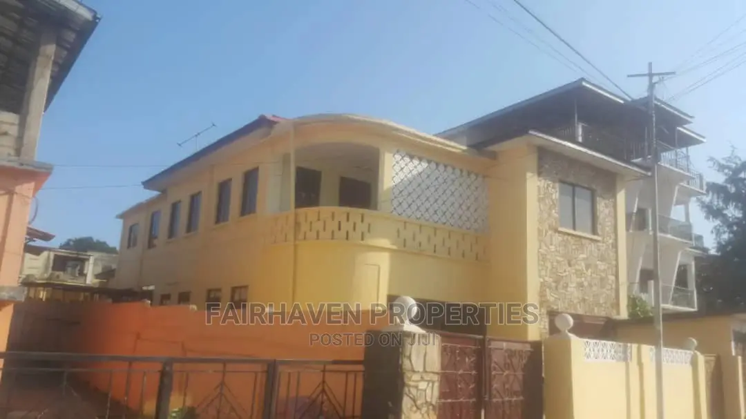 Building for Rent at Adabraka (Suitable 4 Clinic,Residence) in Accra Metropolitan