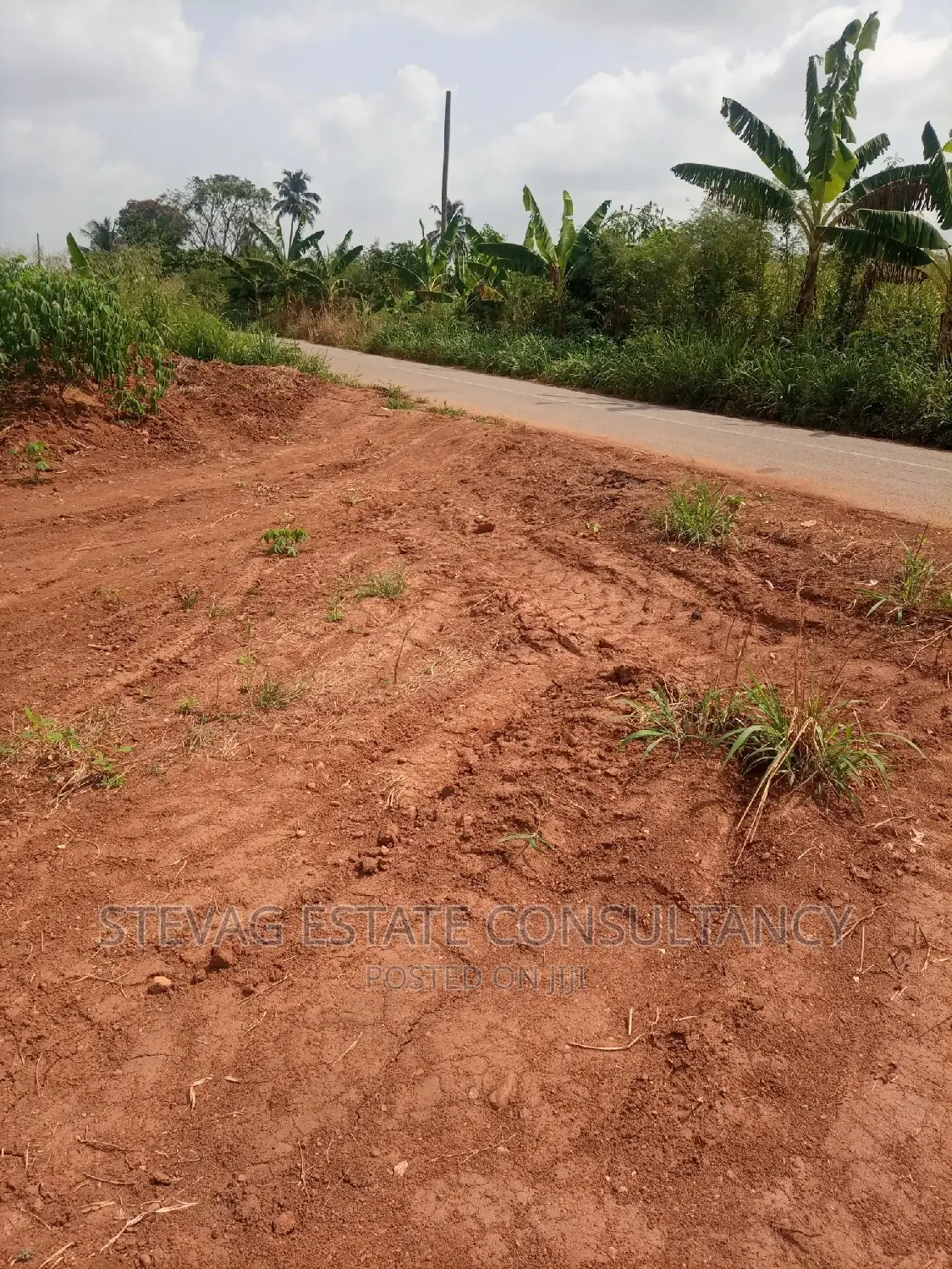 An Estate Main Road Land at Nsawam Ayibontey 4sale in Akuapim North