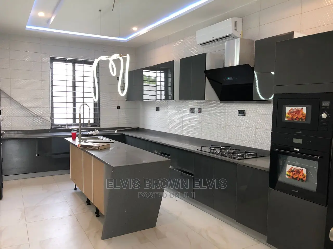 4bdrm Duplex in Living Large, Madina for Sale in Madina