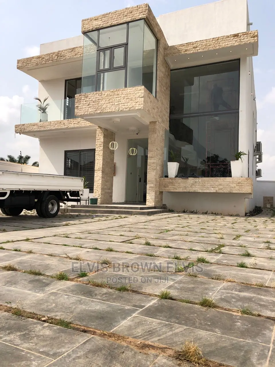 4bdrm Duplex in Living Large, Madina for Sale in Madina