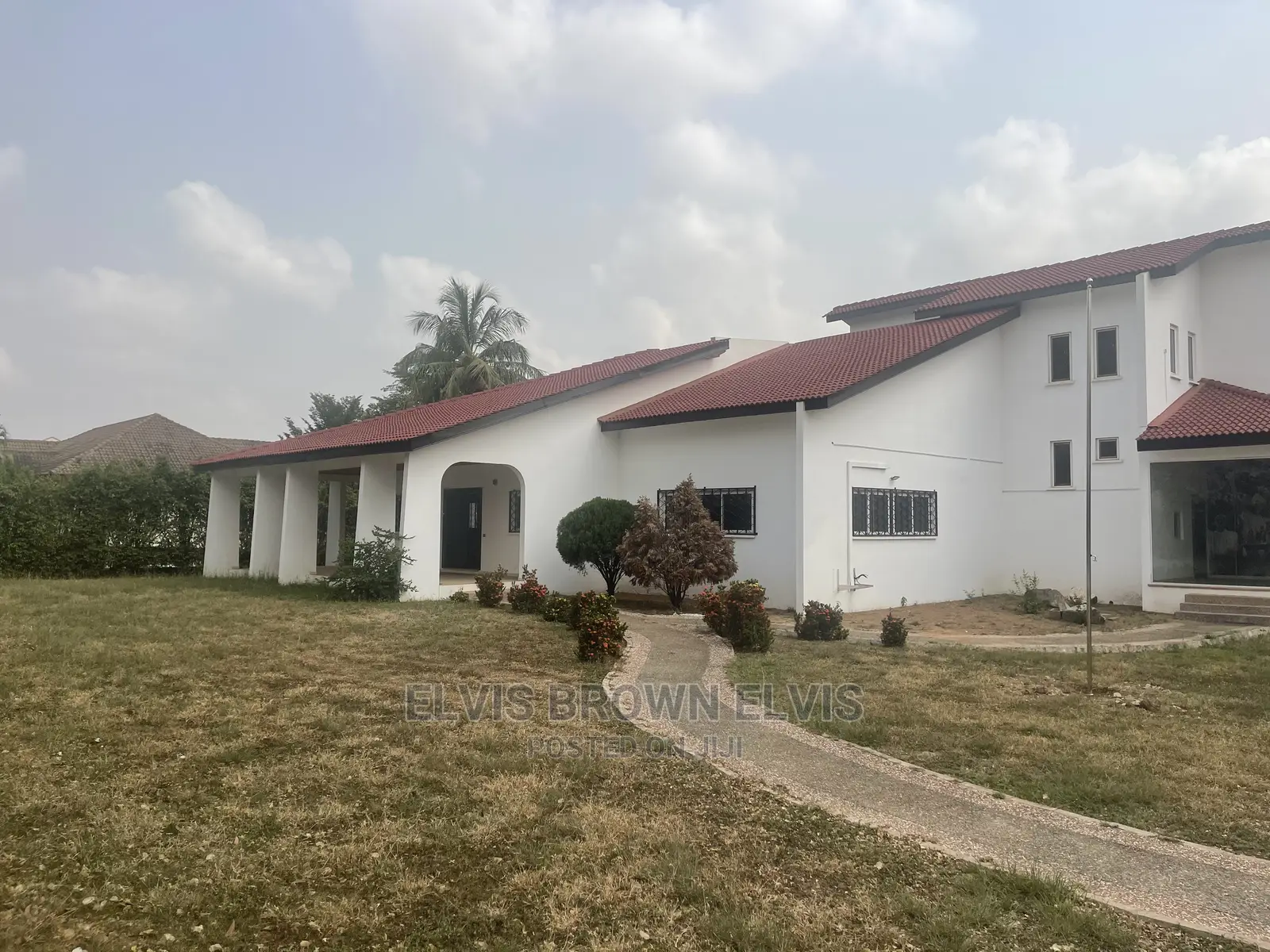 4bdrm Mansion in Living Large, Adjiriganor for Sale in Adjiriganor