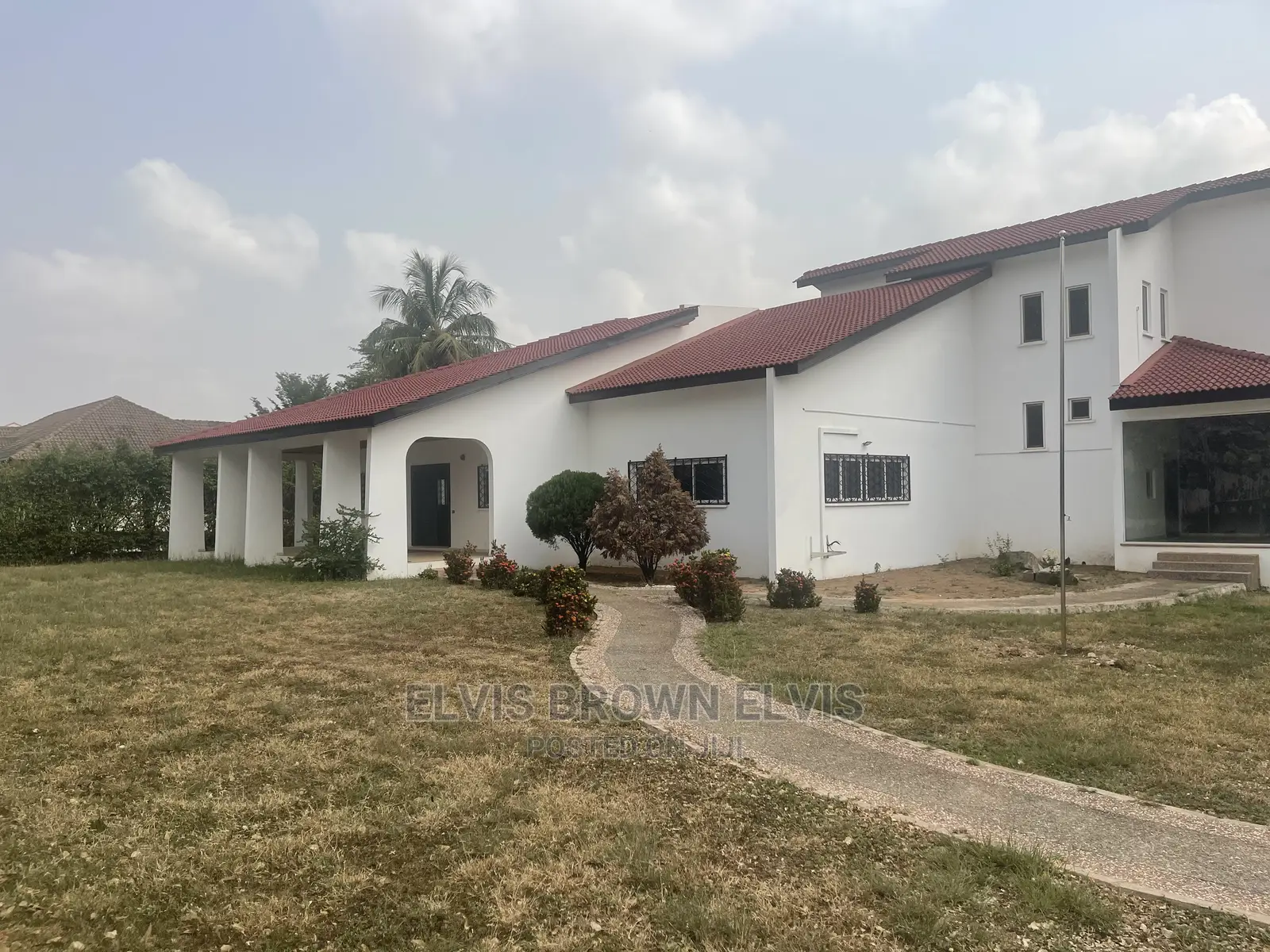 4bdrm Mansion in Living Large, Adjiriganor for Sale in Adjiriganor