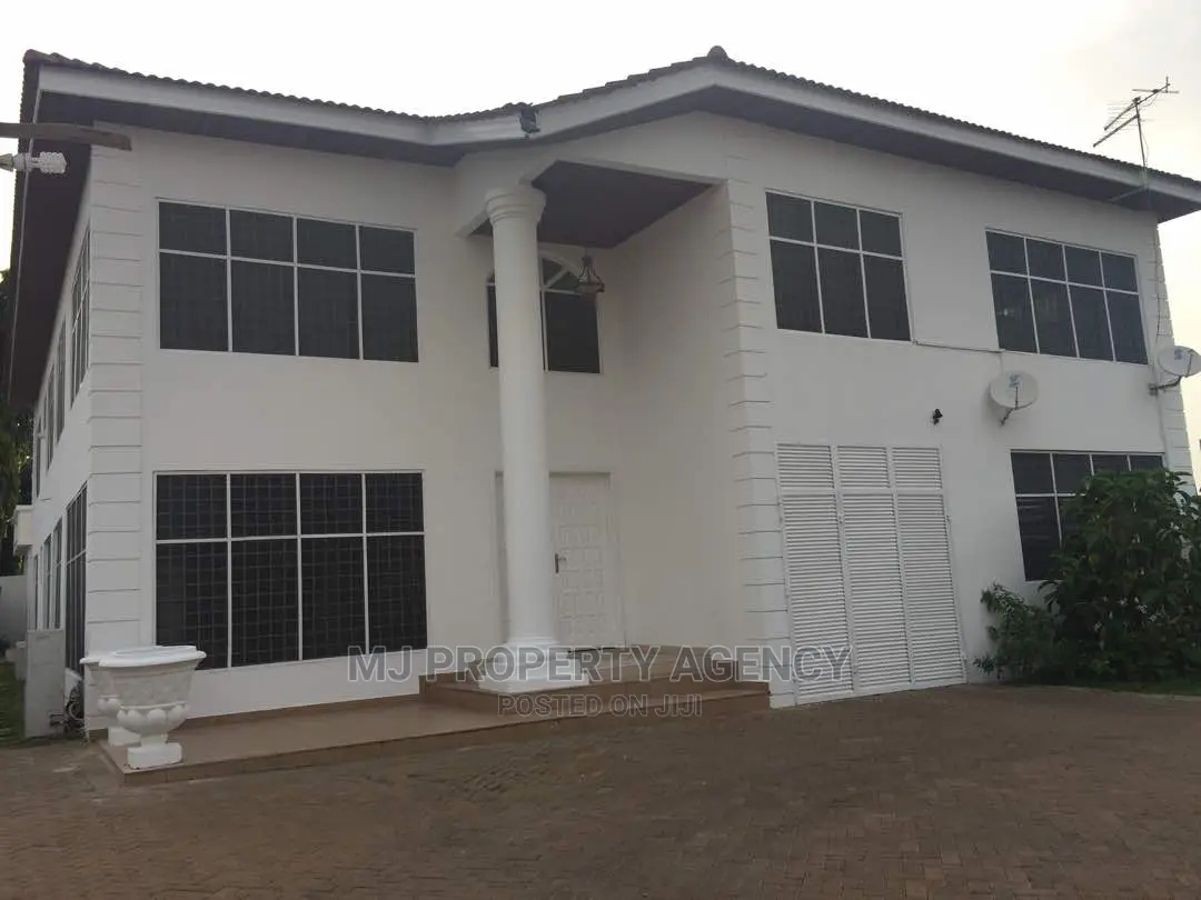 10bdrm House in Community 12, Tema Metropolitan for sale in Tema Metropolitan