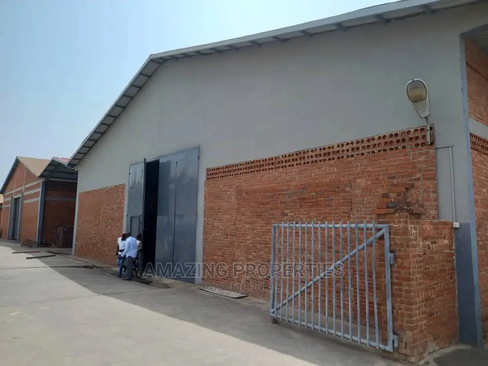 Warehouse for Reng at Dzorwulu in Dzorwulu