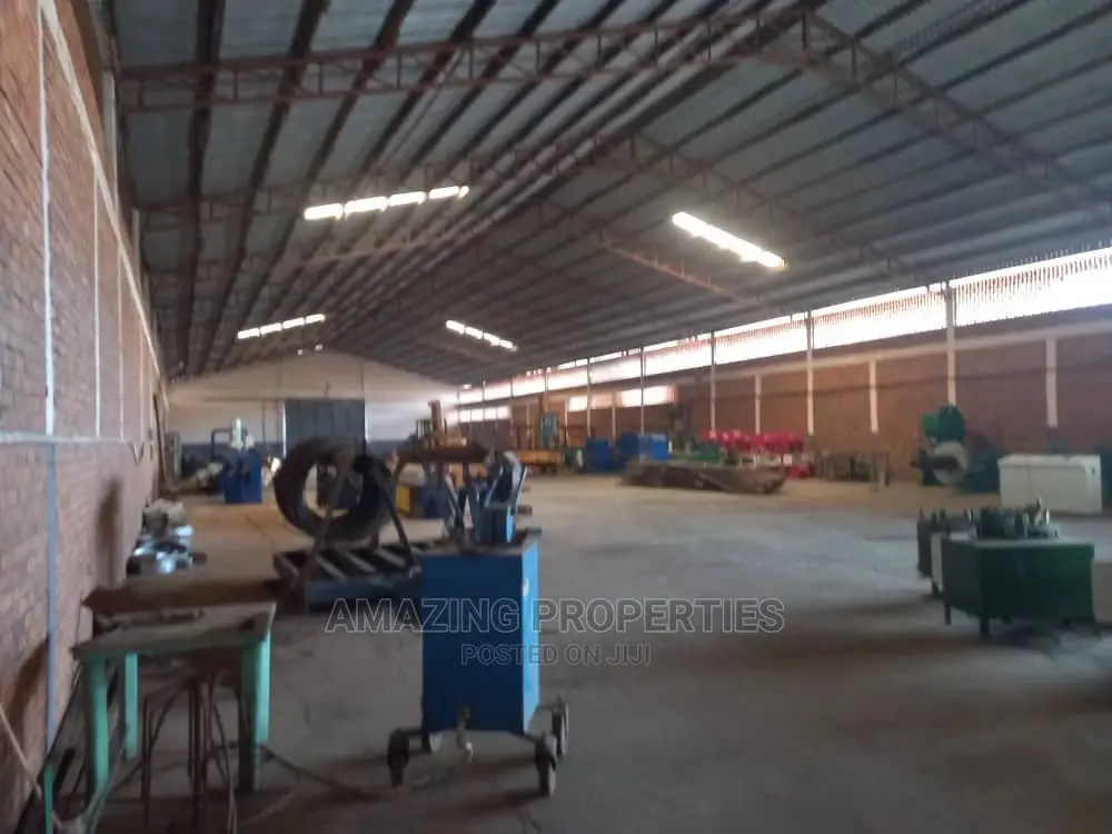 Warehouse for Reng at Dzorwulu in Dzorwulu