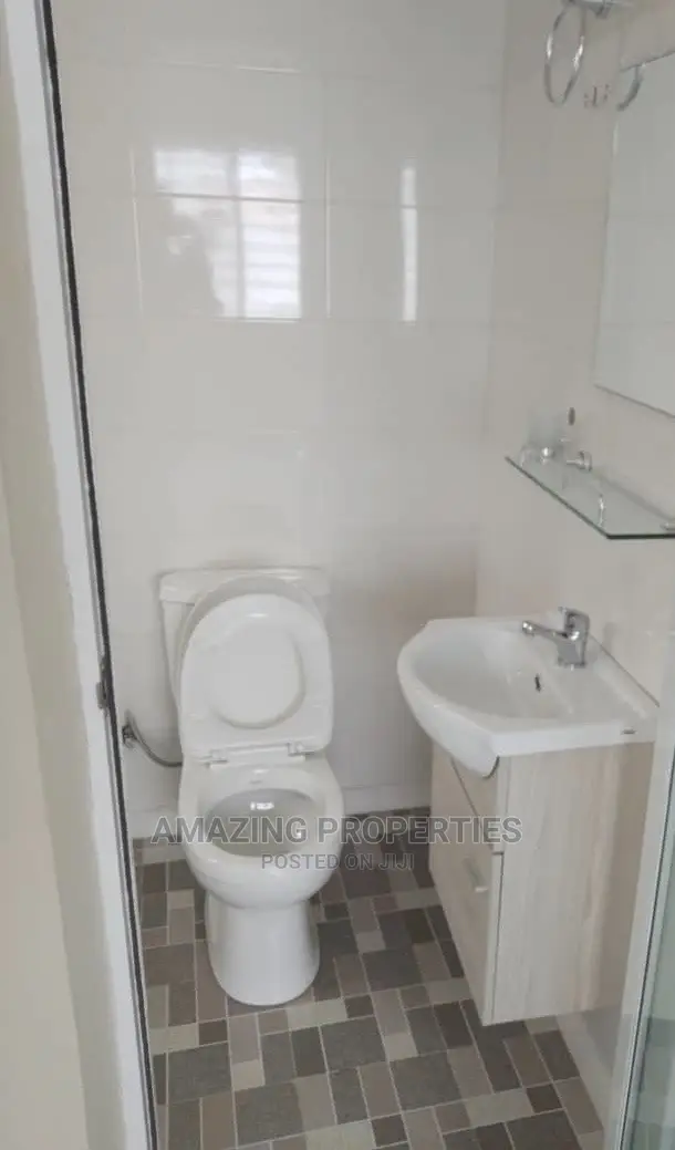 3bdrm House in Batsonaa Spintex for Rent in Spintex