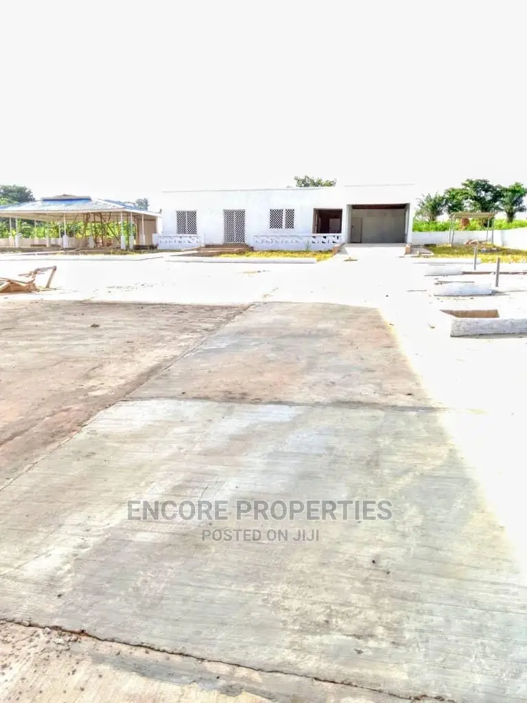 6bdrm Maisonette in Asamankese, Akuapim South for Sale in Akuapim South