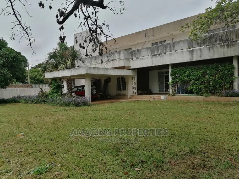 5bdrm House in Airport Residential Area for Sale in Airport Residential Area