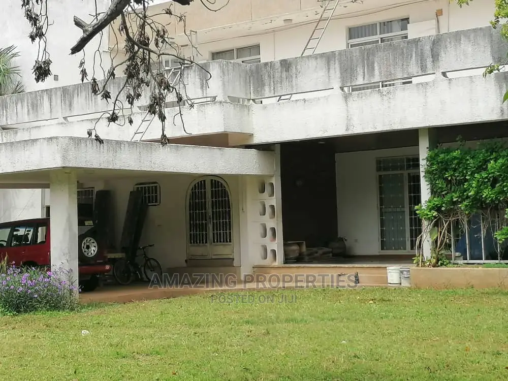 5bdrm House in Airport Residential Area for Sale in Airport Residential Area