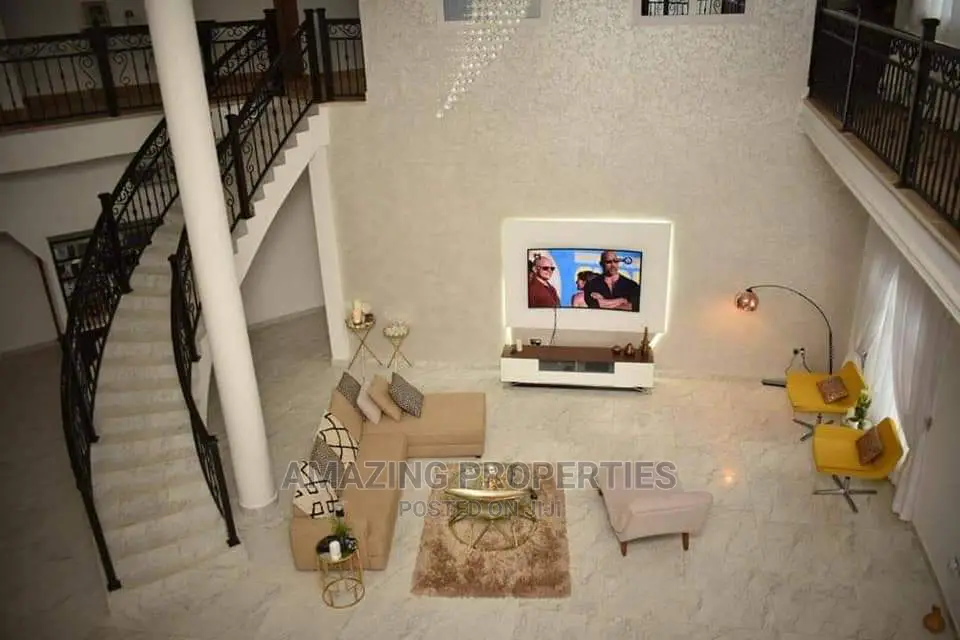 For Sale 5 Bedrooms House Boy's Quarter Swimming Pool in Accra Metropolitan
