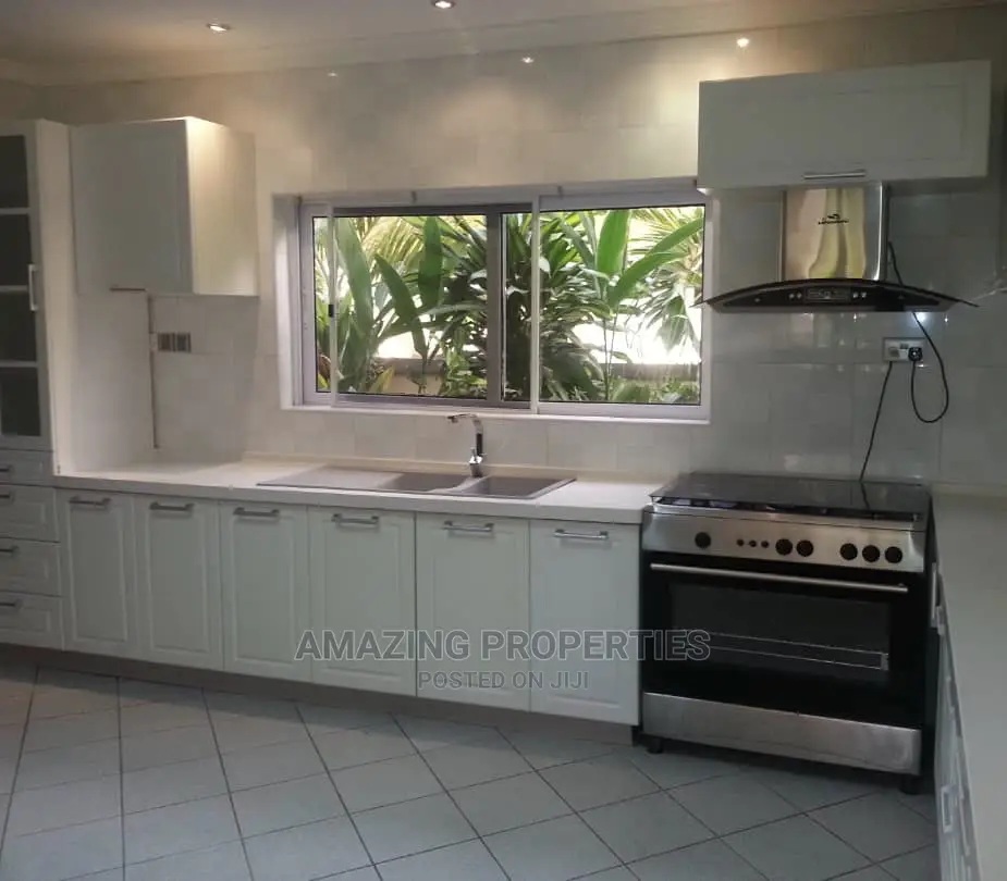 4bdrm House in Edroom House Au for Rent in Cantonments