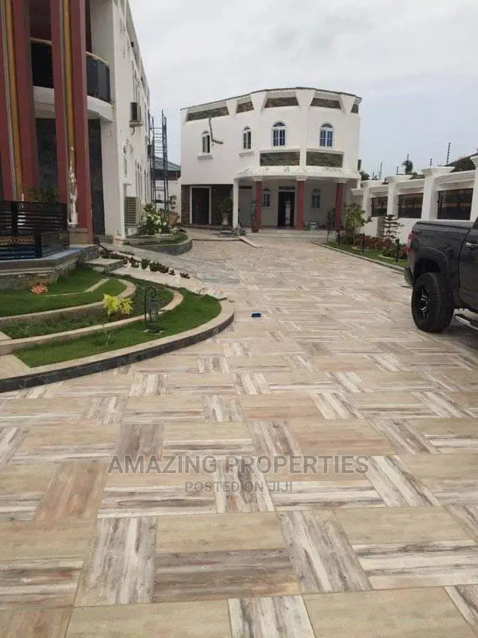 6bdrm House in Tema, Accra Metropolitan for Sale in Accra Metropolitan