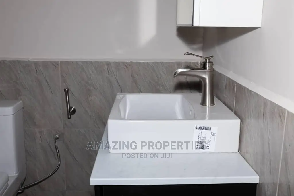 6bdrm House in Tema, Accra Metropolitan for Sale in Accra Metropolitan