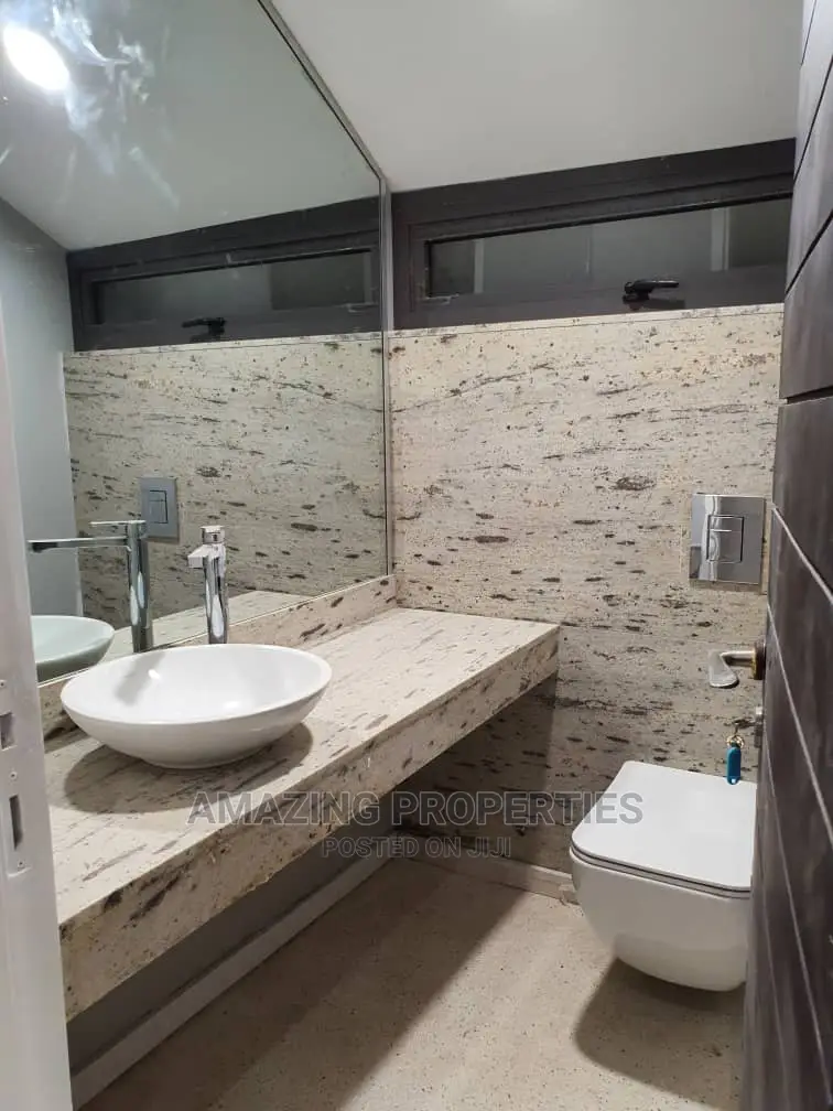 6bdrm House in Tema, Accra Metropolitan for Sale in Accra Metropolitan