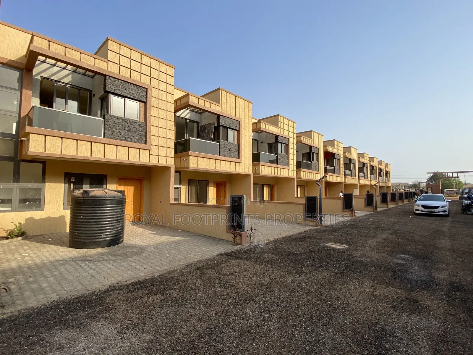 Furnished 4bdrm Duplex in East Legon for Rent in East Legon