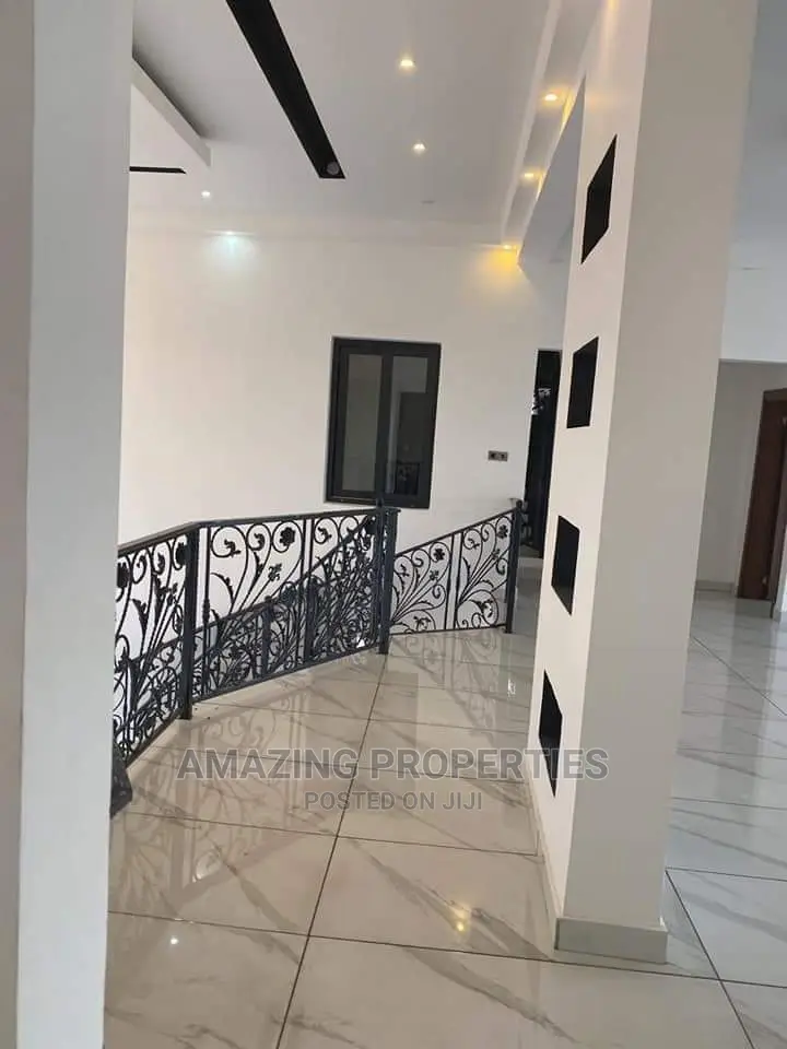 6bdrm House in East Legon, Accra Metropolitan for Sale in Accra Metropolitan