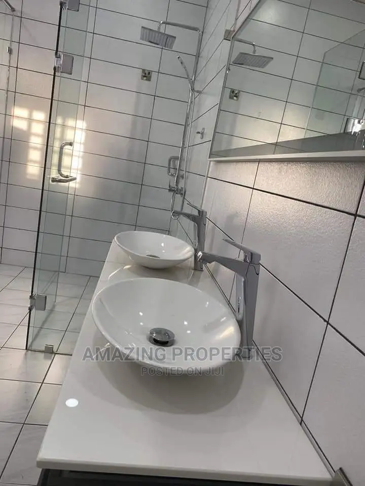 6bdrm House in East Legon, Accra Metropolitan for Sale in Accra Metropolitan