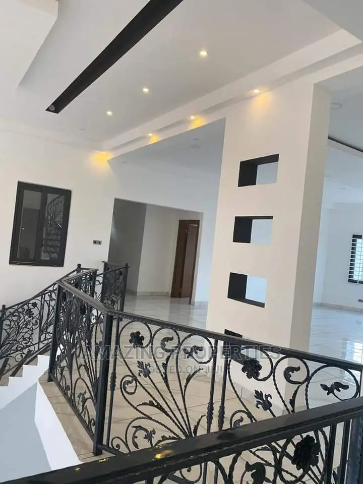 6bdrm House in East Legon, Accra Metropolitan for Sale in Accra Metropolitan